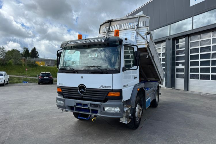 Mercedes-Benz Atego 1523 4x4 3S Kipper - شاحنة قلاب: صورة 1 Mercedes-Benz Atego 1523 4x4 3S Kipper - شاحنة قلاب: صورة 1
