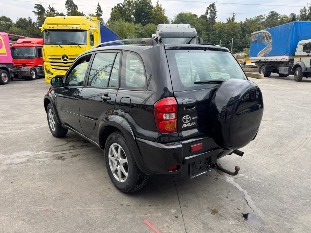TOYOTA RAV4 2.0 4x4 - سيارة: صورة 5 TOYOTA RAV4 2.0 4x4 - سيارة: صورة 5