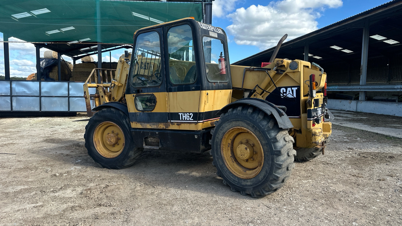 CATERPILLAR TH62 - آلة رفع ونقل تلسكوبية: صورة 3 CATERPILLAR TH62 - آلة رفع ونقل تلسكوبية: صورة 3