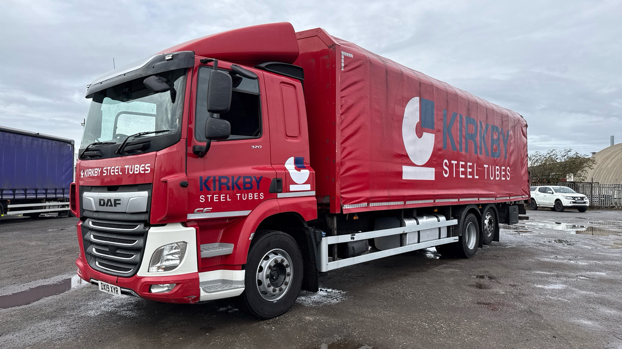DAF CF 320 - شاحنات مسطحة: صورة 2 DAF CF 320 - شاحنات مسطحة: صورة 2