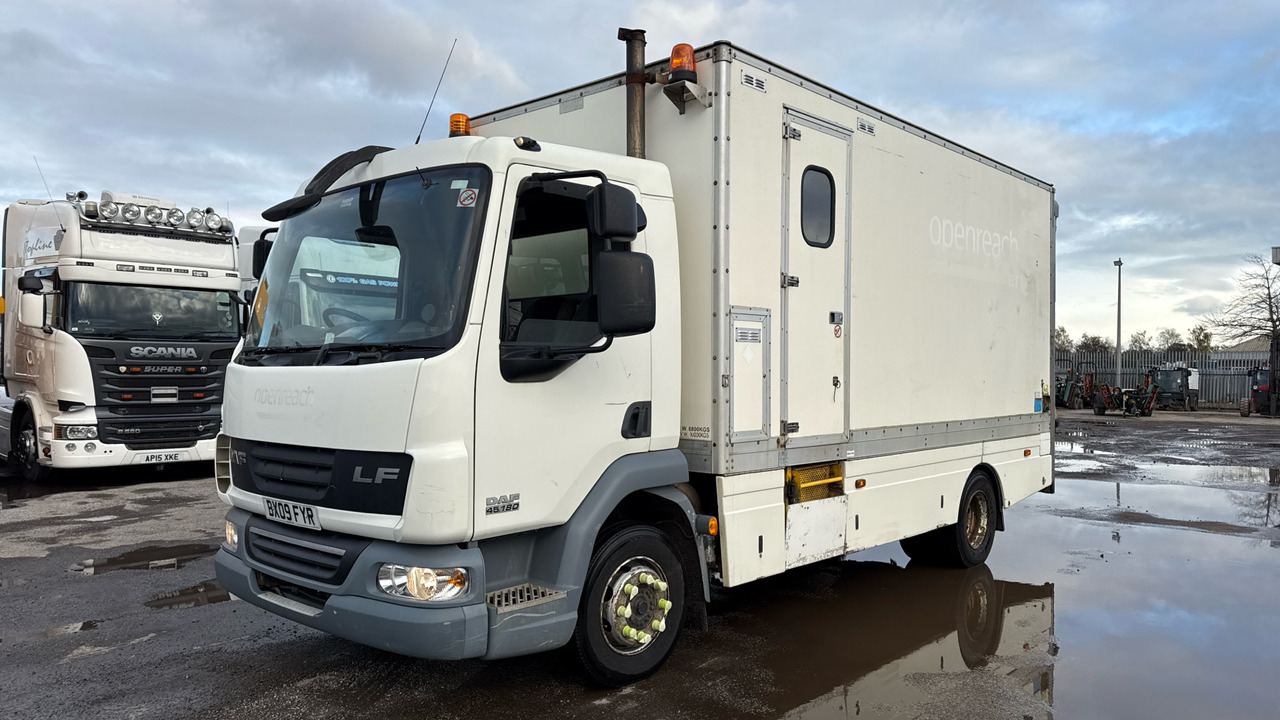 DAF LF 45.180 - شاحنة صندوقية, سيارة خدمات/ سيارة خاصة: صورة 2 DAF LF 45.180 - شاحنة صندوقية, سيارة خدمات/ سيارة خاصة: صورة 2