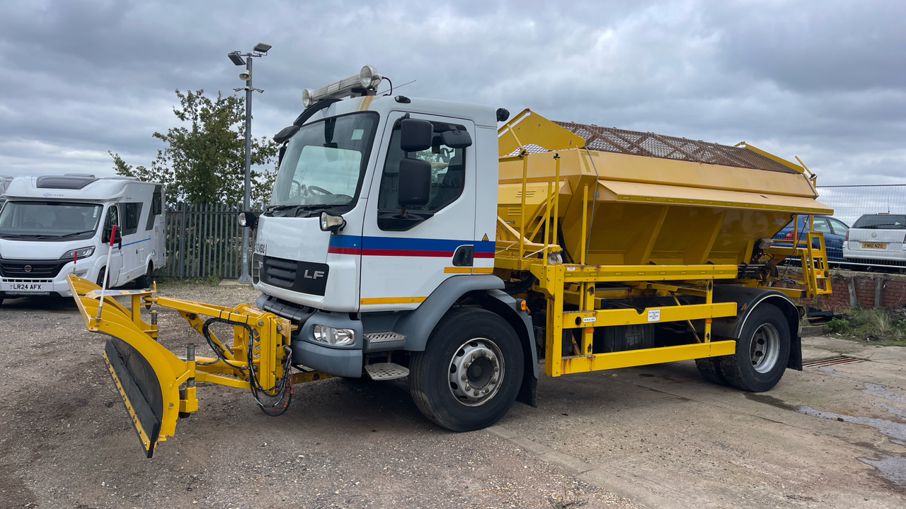 DAF LF 55.220 - جرافة ثلج: صورة 2 DAF LF 55.220 - جرافة ثلج: صورة 2