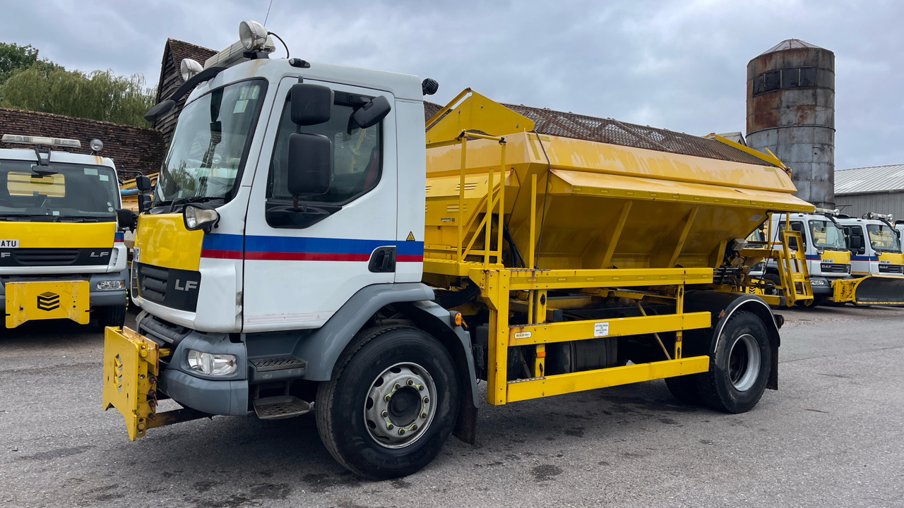 DAF LF 55.220 - جرافة ثلج: صورة 2 DAF LF 55.220 - جرافة ثلج: صورة 2