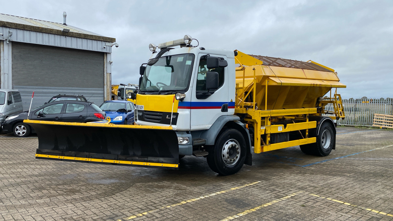 DAF LF 55.220 - جرافة ثلج: صورة 2 DAF LF 55.220 - جرافة ثلج: صورة 2