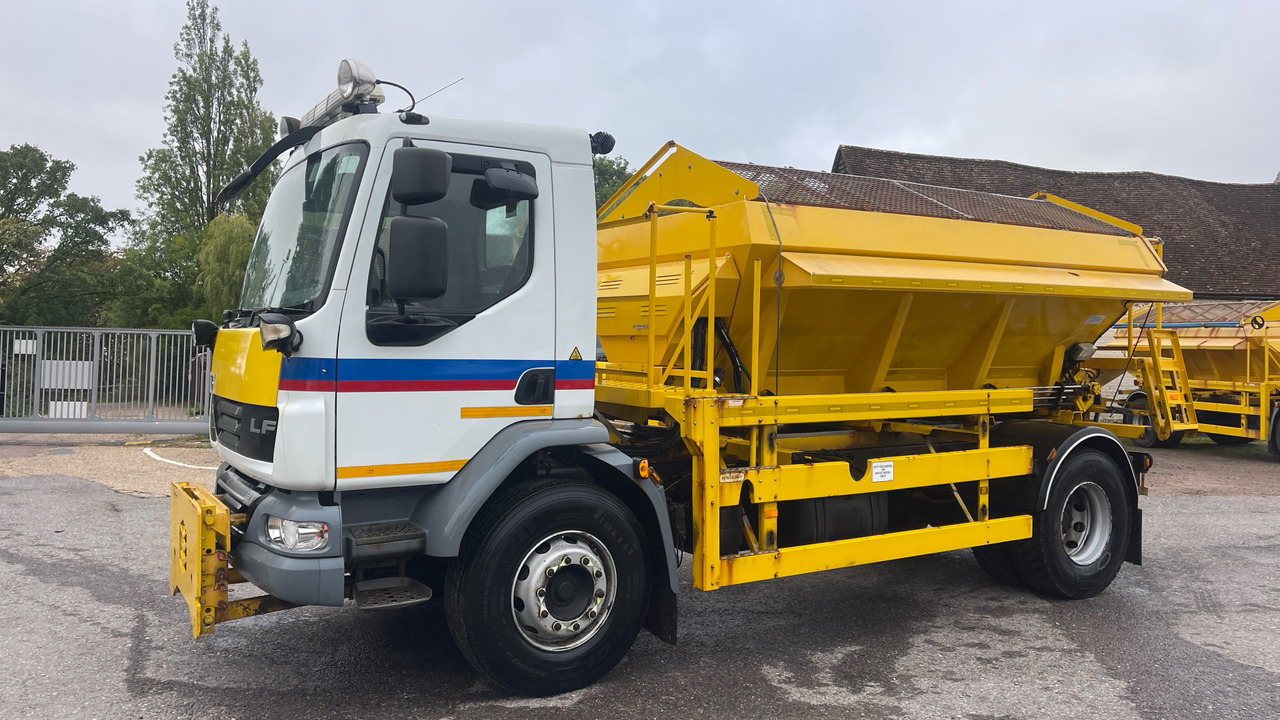 DAF LF 55.220 - جرافة ثلج: صورة 2 DAF LF 55.220 - جرافة ثلج: صورة 2