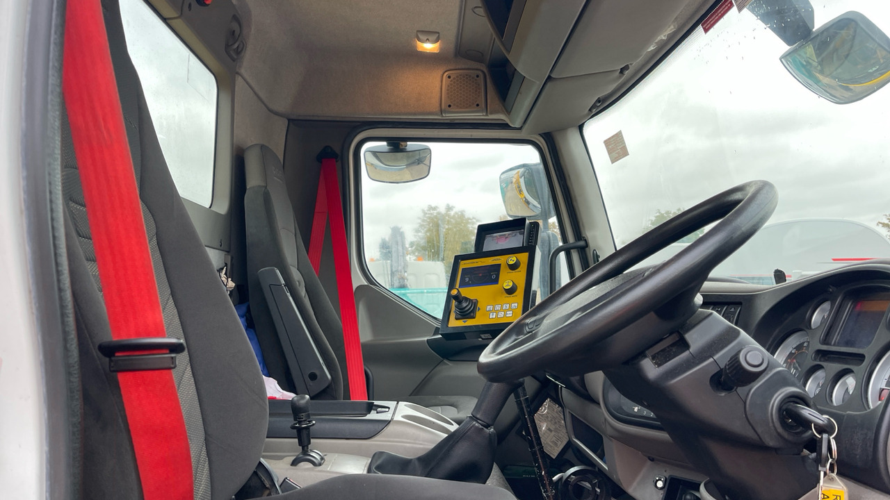 DAF LF 55.220 - جرافة ثلج: صورة 5 DAF LF 55.220 - جرافة ثلج: صورة 5