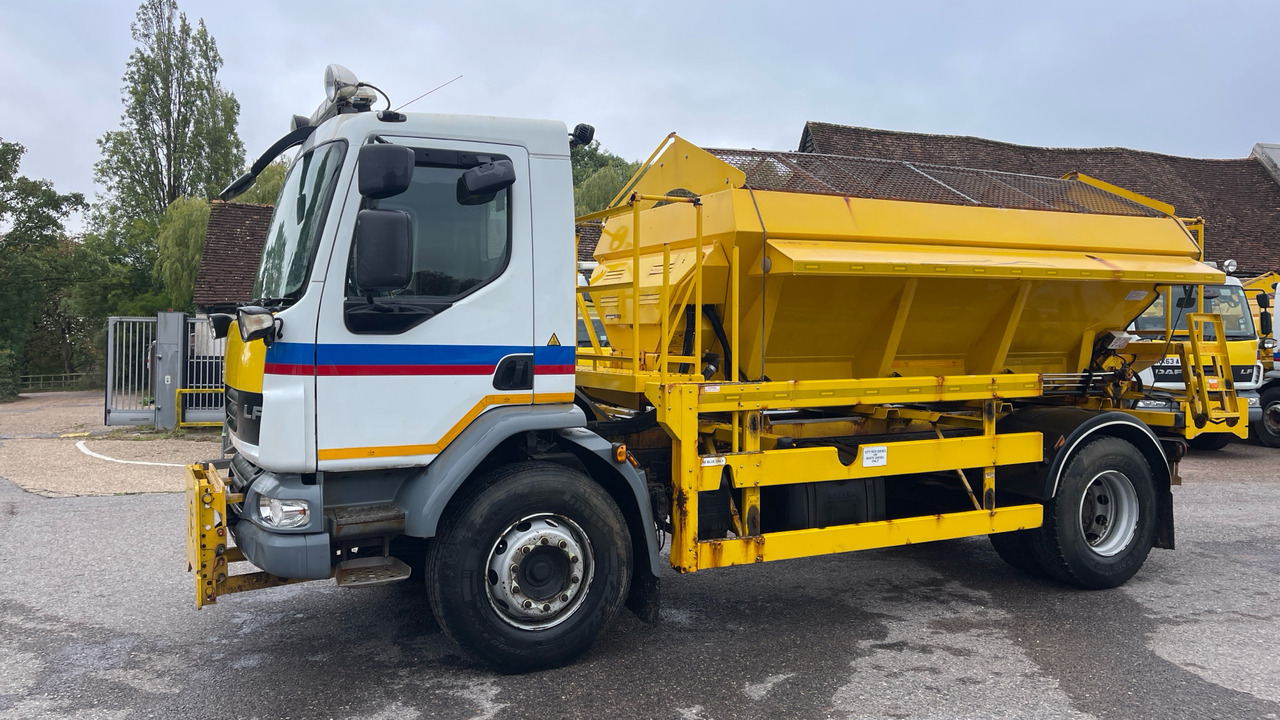DAF LF  55.220 - جرافة ثلج: صورة 2 DAF LF  55.220 - جرافة ثلج: صورة 2