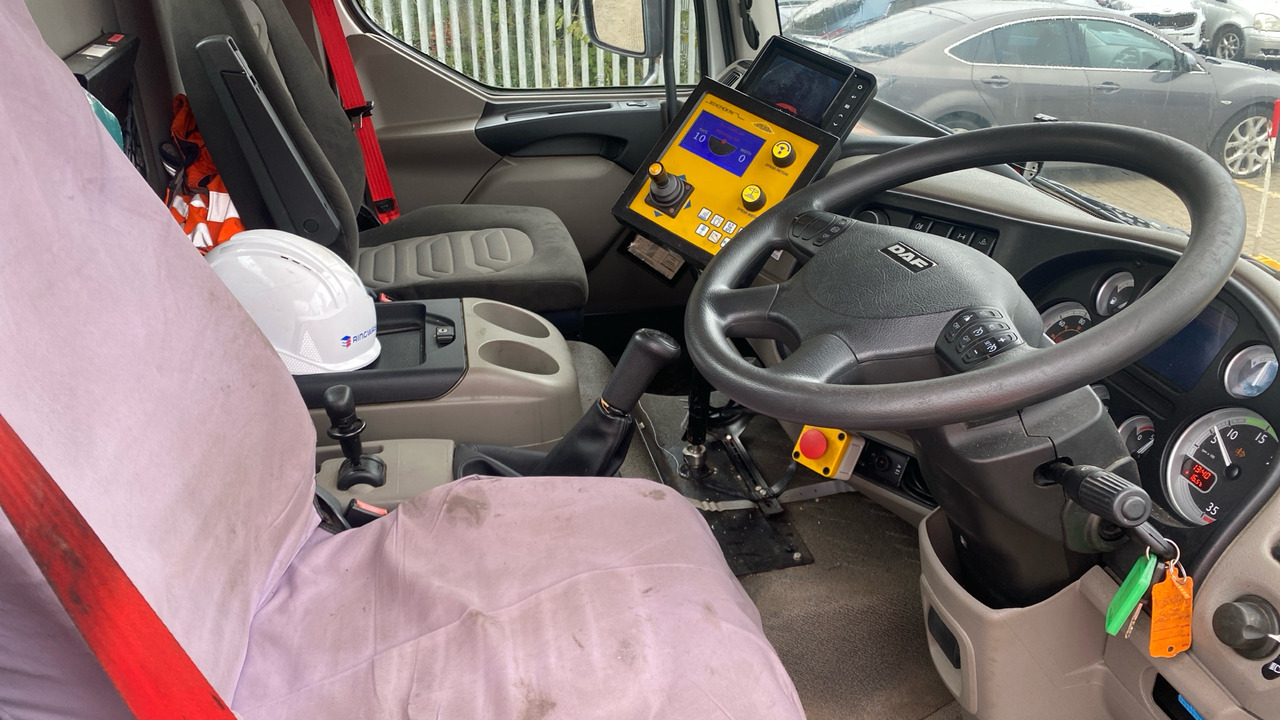 DAF LF 55.220 - جرافة ثلج: صورة 5 DAF LF 55.220 - جرافة ثلج: صورة 5