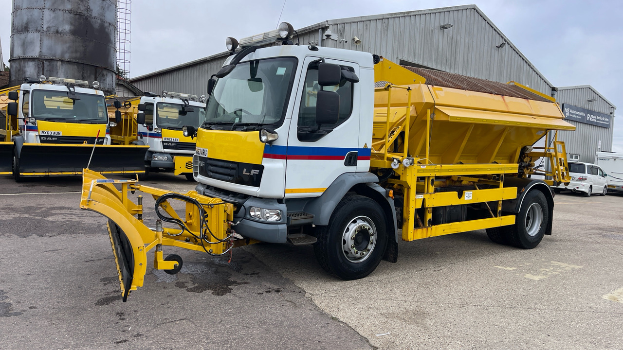 DAF LF 55.220 - جرافة ثلج: صورة 2 DAF LF 55.220 - جرافة ثلج: صورة 2