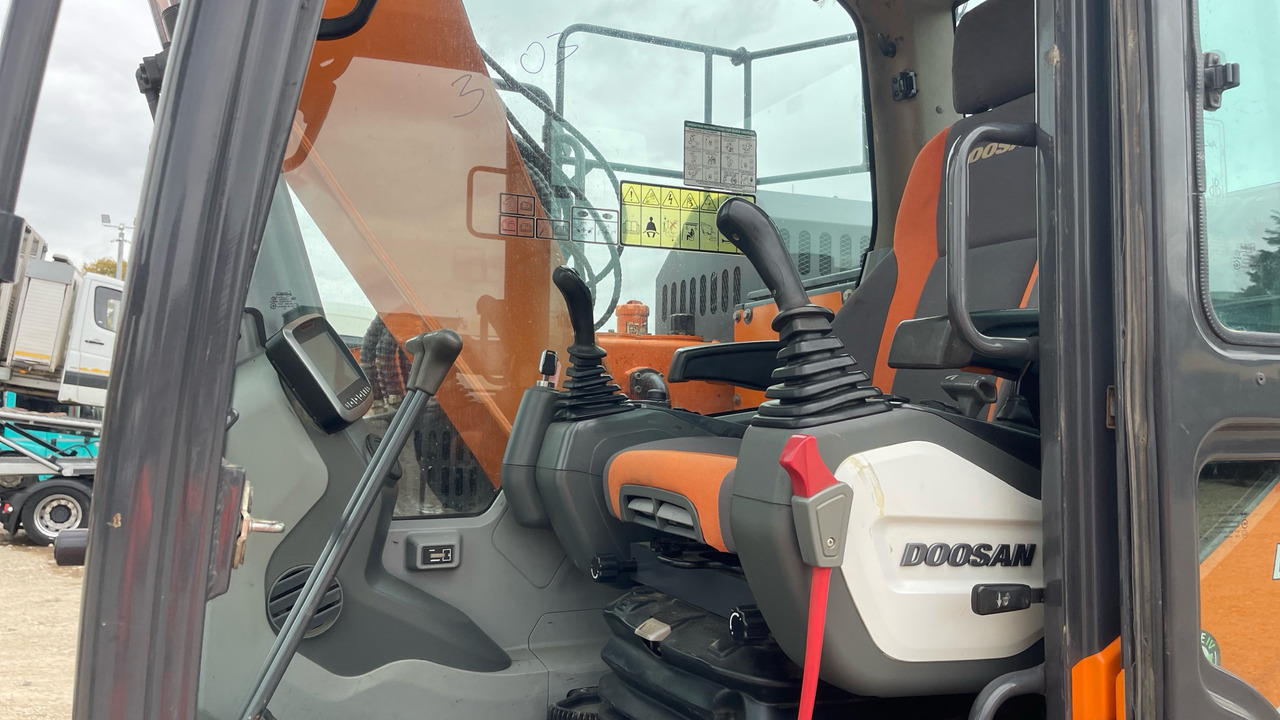 DOOSAN DX140LCR-5 - حفار زاحف: صورة 5 DOOSAN DX140LCR-5 - حفار زاحف: صورة 5