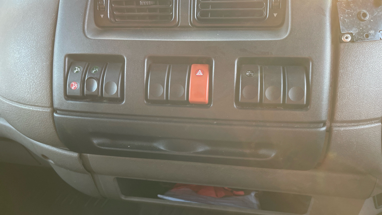 شاحنة صندوقية Daf LF 45.140: صورة 17 شاحنة صندوقية Daf LF 45.140: صورة 17