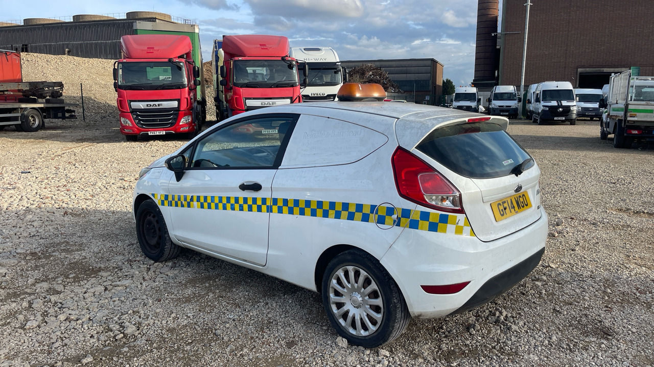 FORD FIESTA 1.5 TDCI - سيارة: صورة 3 FORD FIESTA 1.5 TDCI - سيارة: صورة 3