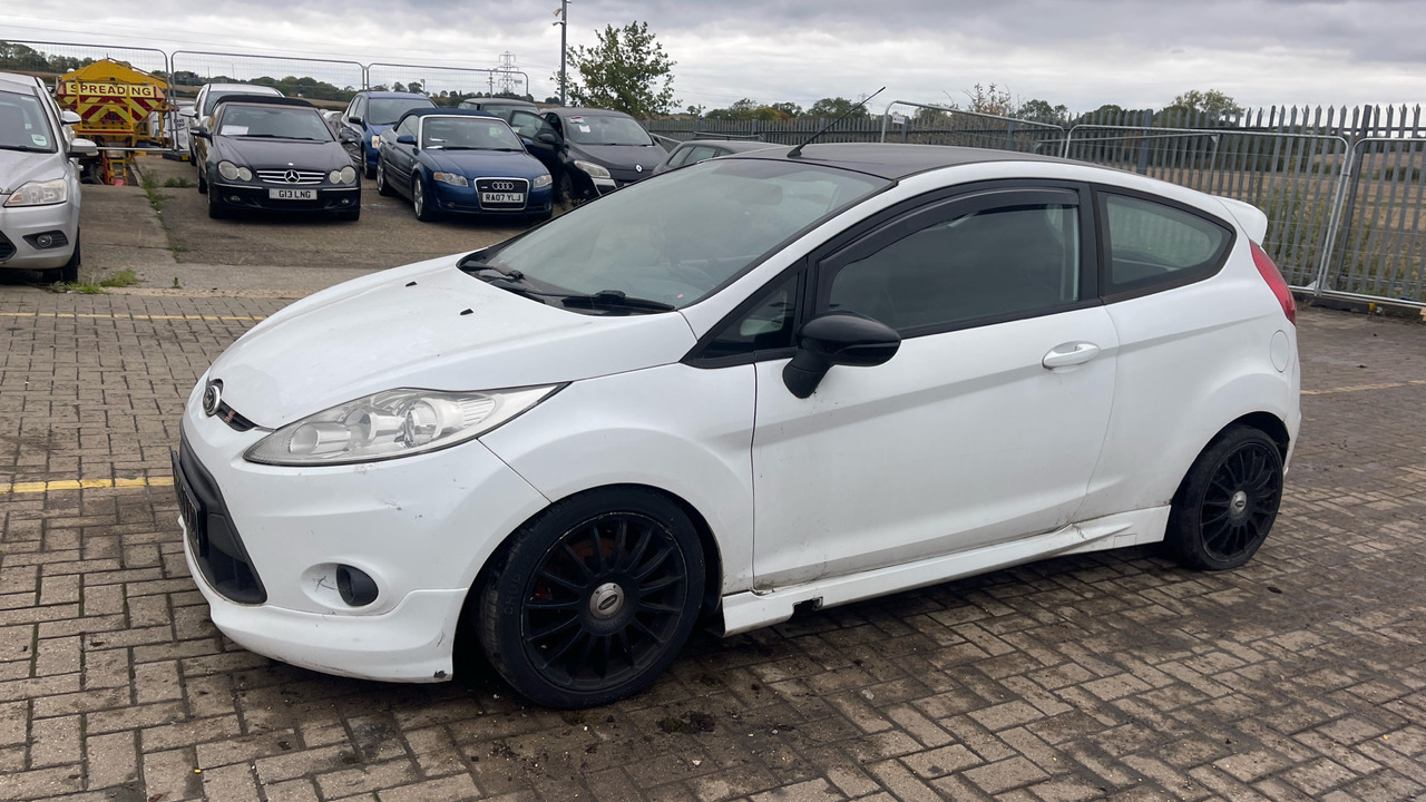 FORD FIESTA S 90 1.6 TDCI ZETEC - هاتشباك: صورة 2 FORD FIESTA S 90 1.6 TDCI ZETEC - هاتشباك: صورة 2