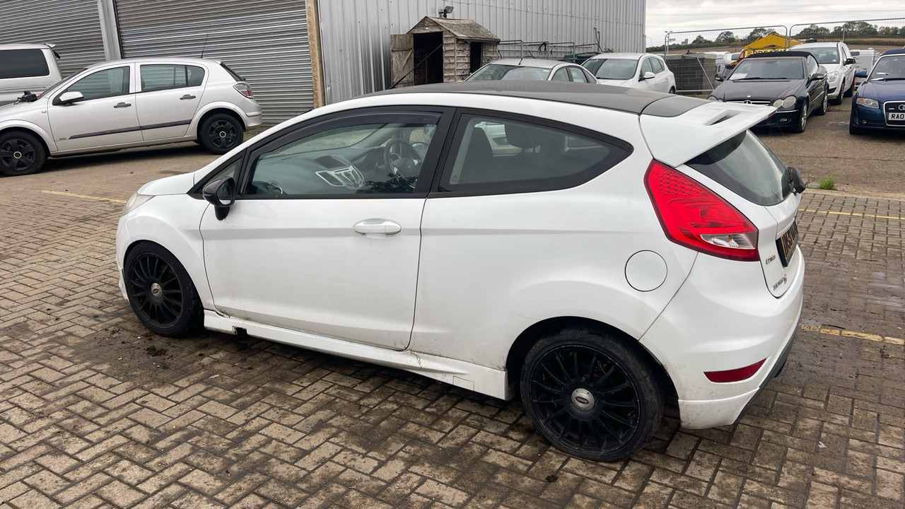 FORD FIESTA S 90 1.6 TDCI ZETEC - هاتشباك: صورة 3 FORD FIESTA S 90 1.6 TDCI ZETEC - هاتشباك: صورة 3