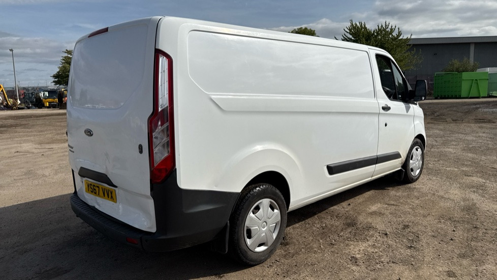 FORD TRANSIT CUSTOM 340 2.0 TDCI 130PS - فان المدمجة: صورة 4 FORD TRANSIT CUSTOM 340 2.0 TDCI 130PS - فان المدمجة: صورة 4