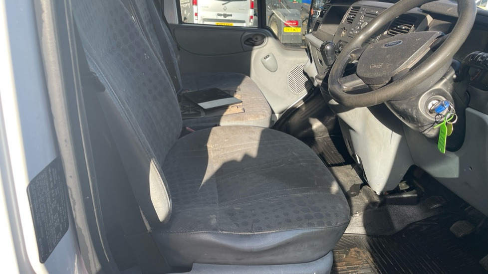 FORD TRANSIT T300 2.2 TDCI 85PS - فان: صورة 5 FORD TRANSIT T300 2.2 TDCI 85PS - فان: صورة 5