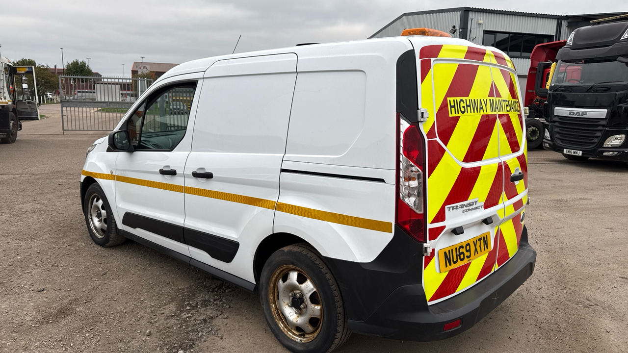 Ford Transit Connect 200 1.5 EcoBlue 75ps - فان المدمجة: صورة 3 Ford Transit Connect 200 1.5 EcoBlue 75ps - فان المدمجة: صورة 3