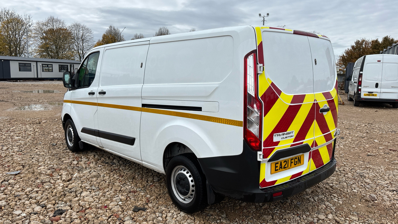 Ford Transit Custom 300 2.0 ECOBLUE 105PS - فان المدمجة: صورة 3 Ford Transit Custom 300 2.0 ECOBLUE 105PS - فان المدمجة: صورة 3