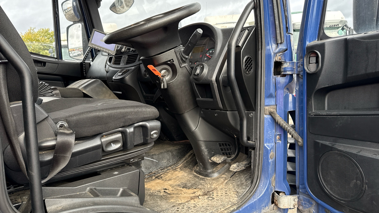 IVECO EUROCARGO 120-210 - شاحنة ذات ستائر جانبية: صورة 5 IVECO EUROCARGO 120-210 - شاحنة ذات ستائر جانبية: صورة 5