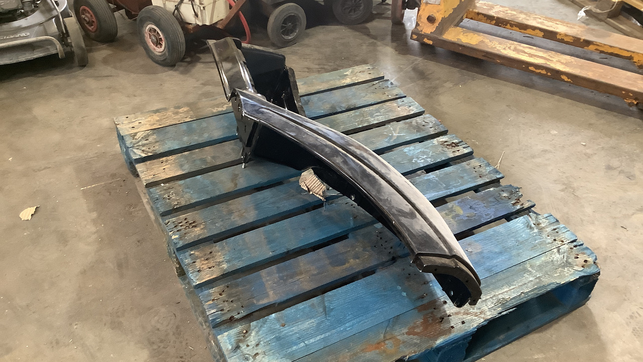 IVECO WHEEL ARCH & STEP - معدات الانشاءات: صورة 2 IVECO WHEEL ARCH & STEP - معدات الانشاءات: صورة 2