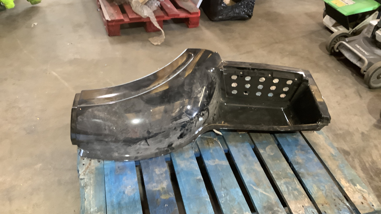 IVECO WHEEL ARCH & STEP - معدات الانشاءات: صورة 1 IVECO WHEEL ARCH & STEP - معدات الانشاءات: صورة 1