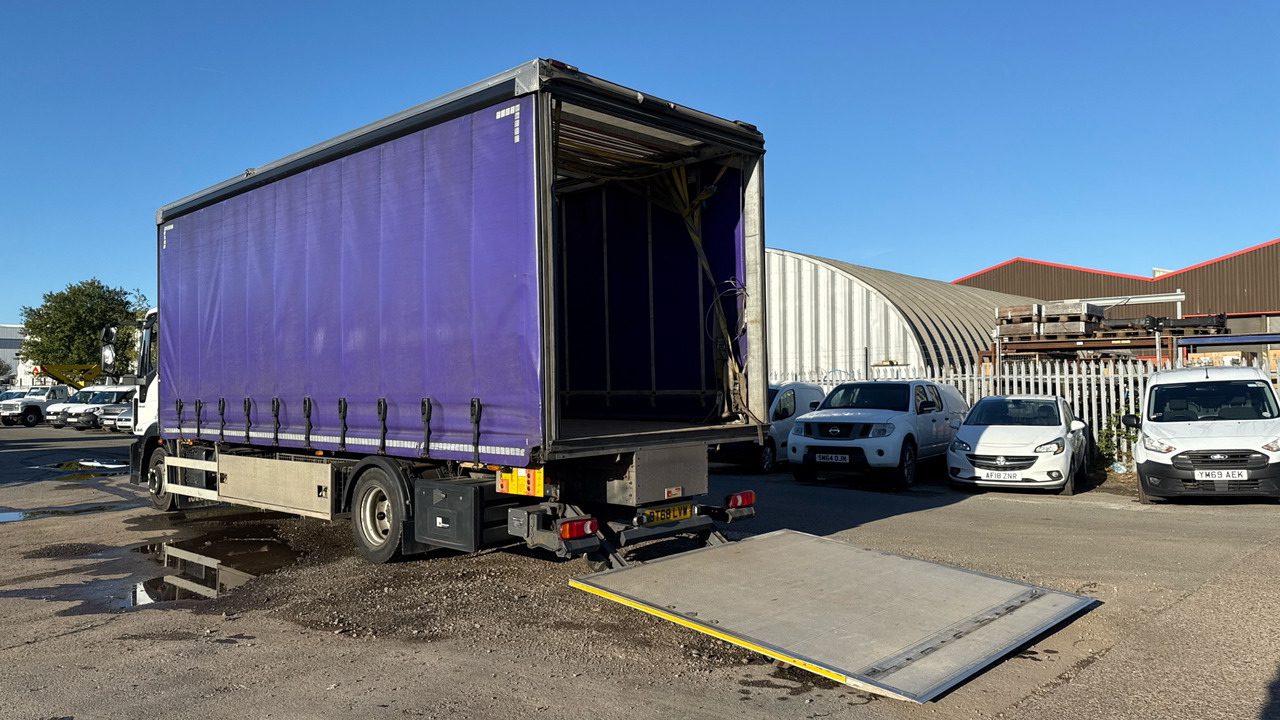 Iveco EUROCARGO 120-210 - شاحنة ذات ستائر جانبية: صورة 3 Iveco EUROCARGO 120-210 - شاحنة ذات ستائر جانبية: صورة 3