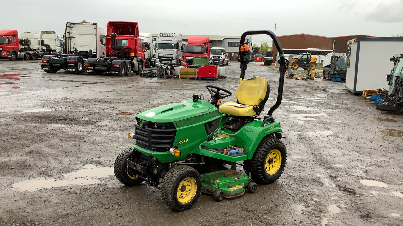 JOHN DEERE X949 - جزازة عشب الحدائق: صورة 2 JOHN DEERE X949 - جزازة عشب الحدائق: صورة 2