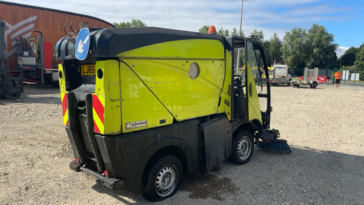 JOHNSTON - سياره كنس شوارع: صورة 3 JOHNSTON - سياره كنس شوارع: صورة 3