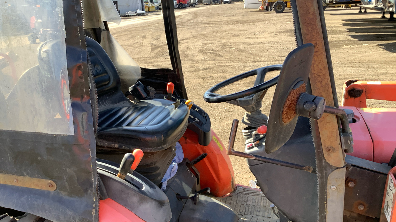 KUBOTA B3030 - لودر ذو محراث خلفي/ باكهو: صورة 5 KUBOTA B3030 - لودر ذو محراث خلفي/ باكهو: صورة 5