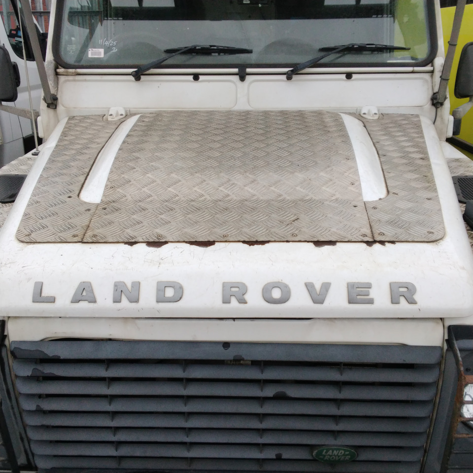 LAND ROVER DEFENDER 110 HARD TOP 2.2 TDCI - سيارة دفع رباعي: صورة 3 LAND ROVER DEFENDER 110 HARD TOP 2.2 TDCI - سيارة دفع رباعي: صورة 3