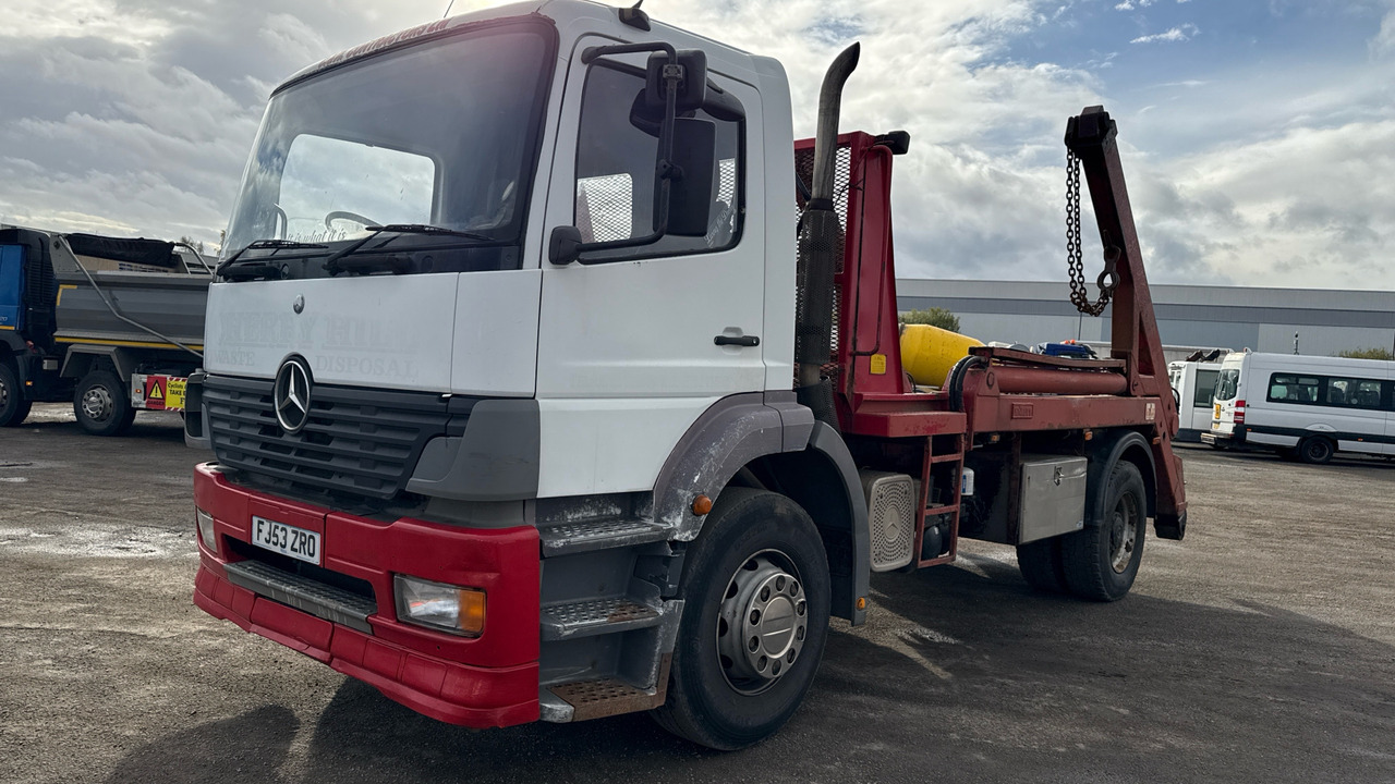 MERCEDES ATEGO 1823 - شاحنة لودر انزلاقي: صورة 2 MERCEDES ATEGO 1823 - شاحنة لودر انزلاقي: صورة 2