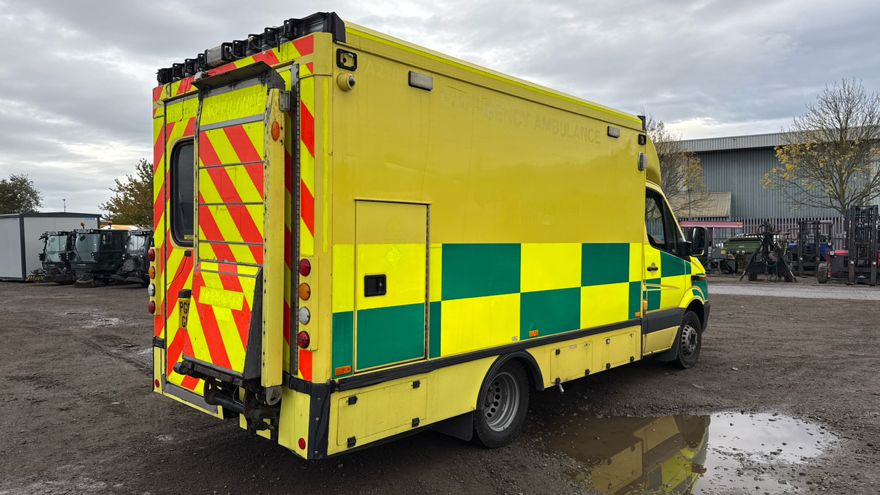 MERCEDES-BENZ SPRINTER 519 CDI - سيارة إسعاف: صورة 4 MERCEDES-BENZ SPRINTER 519 CDI - سيارة إسعاف: صورة 4