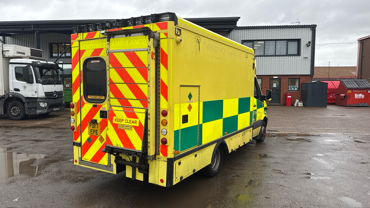 MERCEDES-BENZ SPRINTER 519 CDI - سيارة إسعاف: صورة 4 MERCEDES-BENZ SPRINTER 519 CDI - سيارة إسعاف: صورة 4