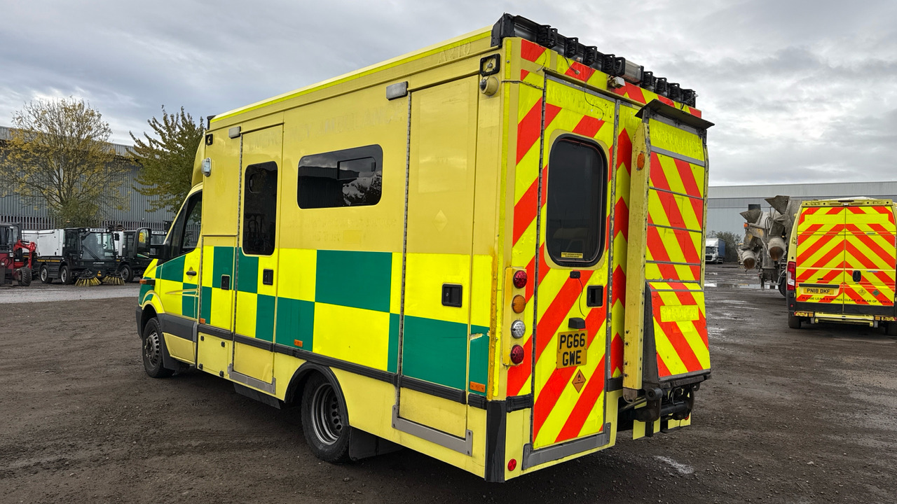 MERCEDES-BENZ SPRINTER 519 CDI - سيارة إسعاف: صورة 3 MERCEDES-BENZ SPRINTER 519 CDI - سيارة إسعاف: صورة 3