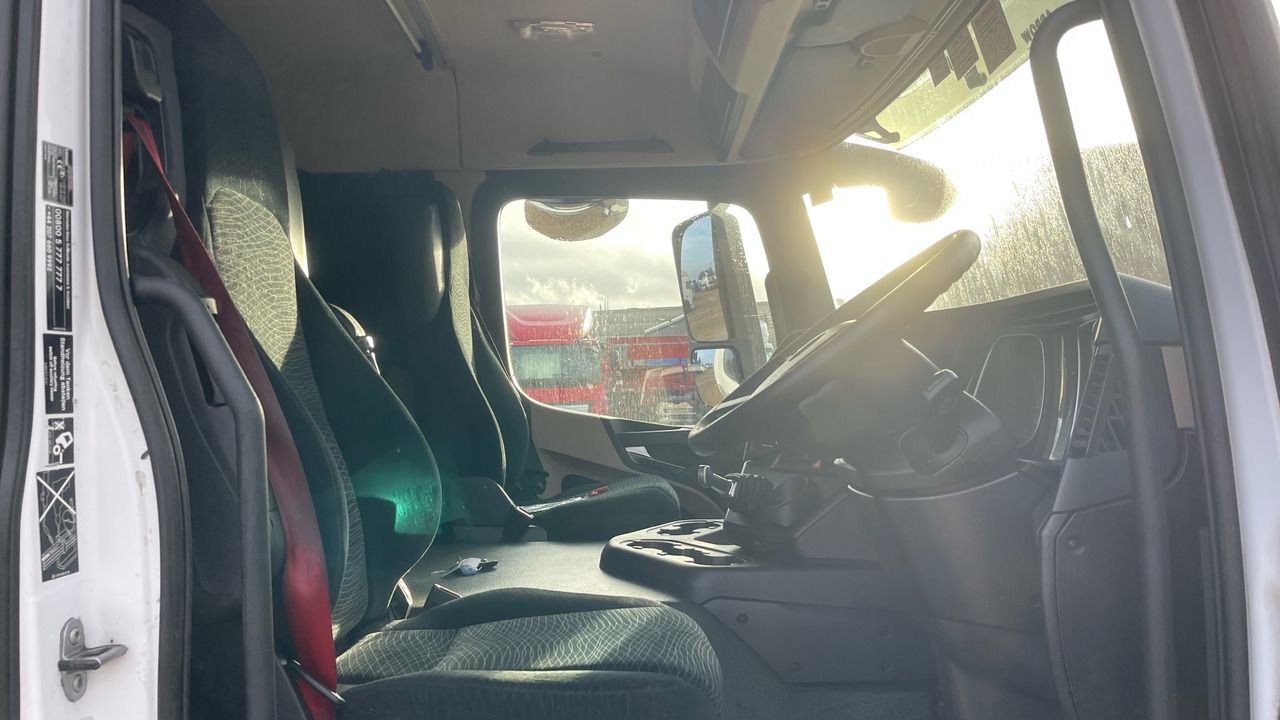 Mercedes-Benz Actros 1824 - شاحنة ذات ستائر جانبية: صورة 5 Mercedes-Benz Actros 1824 - شاحنة ذات ستائر جانبية: صورة 5