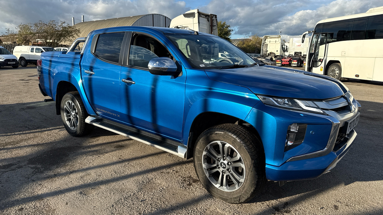 Mitsubishi L200 DI-D 2.3 Barbarian X 150PS - شاحنة البيك أب, الشاحنات الصغيرة كابينة مزدوجة: صورة 1 Mitsubishi L200 DI-D 2.3 Barbarian X 150PS - شاحنة البيك أب, الشاحنات الصغيرة كابينة مزدوجة: صورة 1