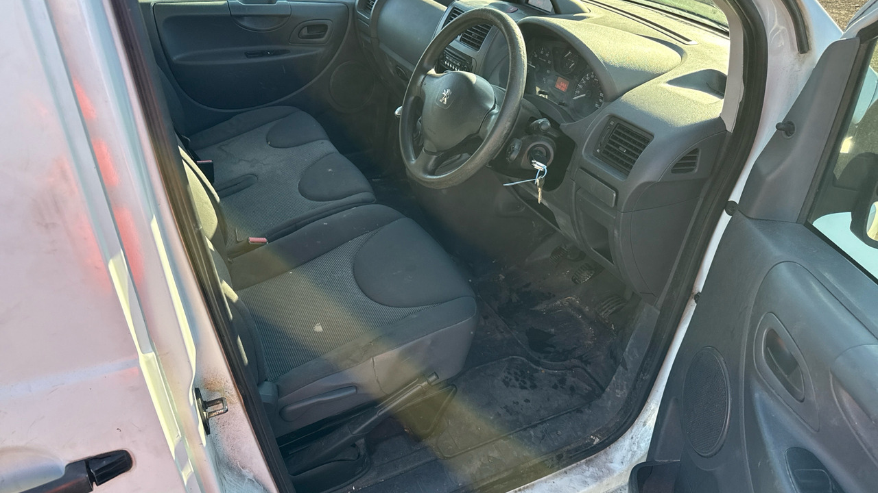 PEUGEOT EXPERT 1000 1.6 HDI 90PS - فان المدمجة: صورة 5 PEUGEOT EXPERT 1000 1.6 HDI 90PS - فان المدمجة: صورة 5