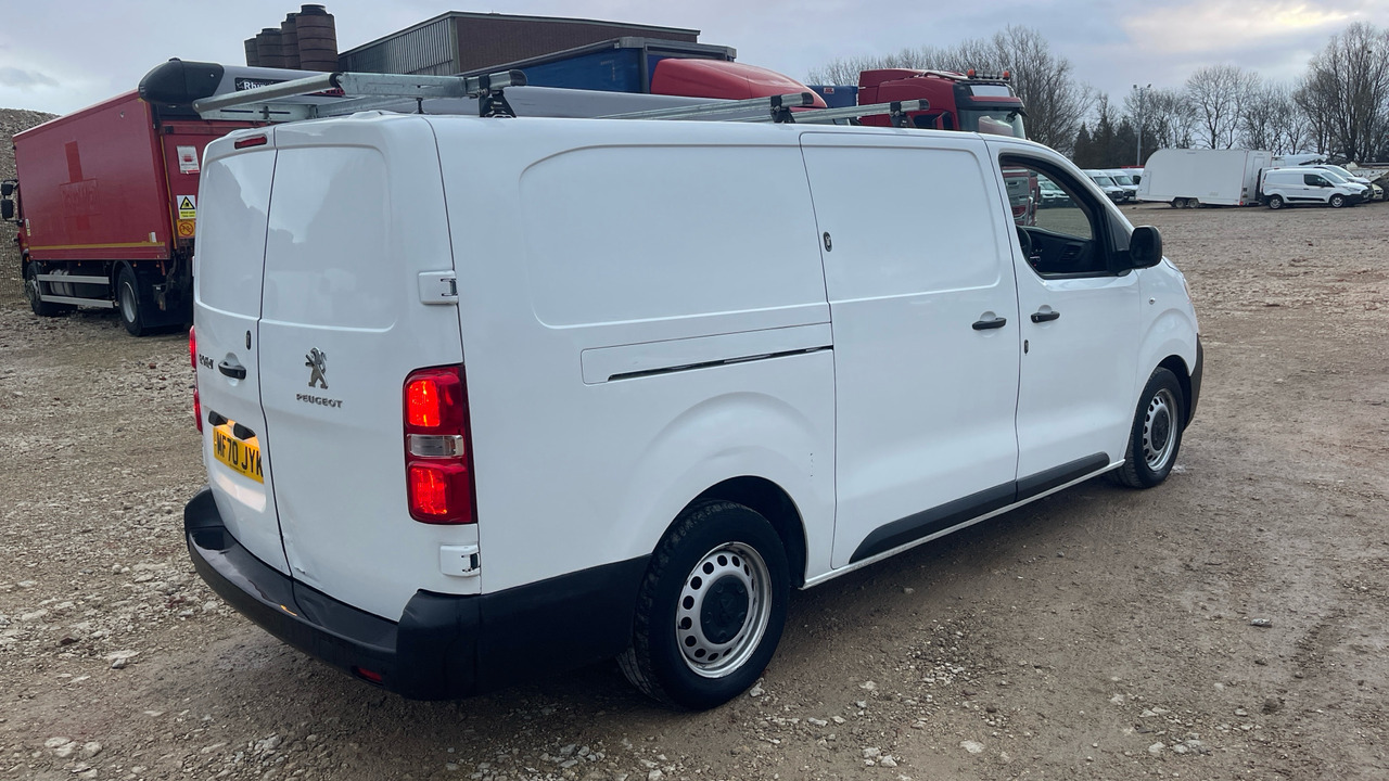 PEUGEOT EXPERT PROFESSBLIONAL 1.5 BLUEHDI - فان: صورة 4 PEUGEOT EXPERT PROFESSBLIONAL 1.5 BLUEHDI - فان: صورة 4