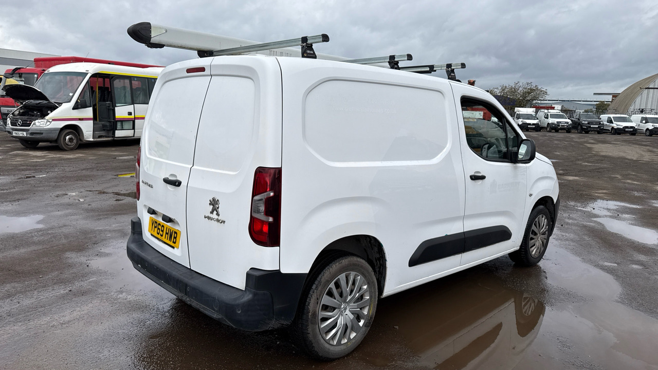 PEUGEOT PARTNER 1000 1.5 BlueHDi 100PS - فان المدمجة: صورة 4 PEUGEOT PARTNER 1000 1.5 BlueHDi 100PS - فان المدمجة: صورة 4