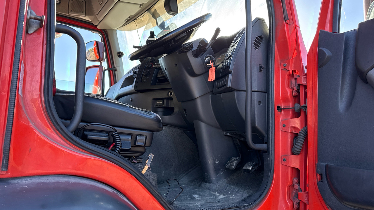RENAULT D 26 - شاحنة ذات ستائر جانبية: صورة 5 RENAULT D 26 - شاحنة ذات ستائر جانبية: صورة 5