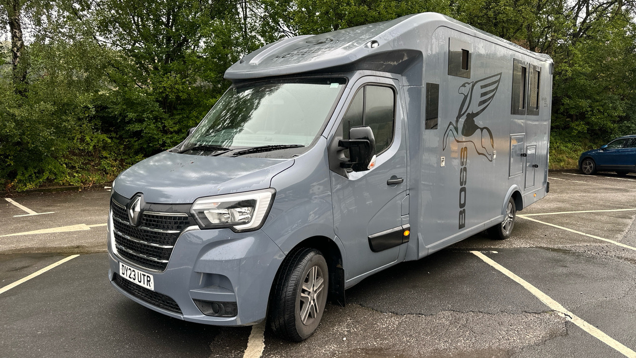 RENAULT MASTER 35 ENERGY 2.3 DCI 150PS - شاحنة نقل خيل: صورة 2 RENAULT MASTER 35 ENERGY 2.3 DCI 150PS - شاحنة نقل خيل: صورة 2