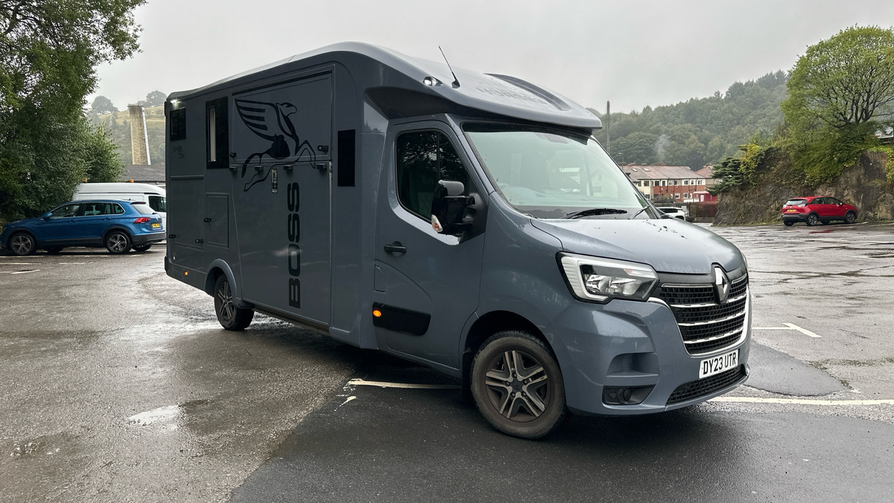 RENAULT MASTER 35 ENERGY 2.3 DCI 150PS - شاحنة نقل خيل: صورة 1 RENAULT MASTER 35 ENERGY 2.3 DCI 150PS - شاحنة نقل خيل: صورة 1