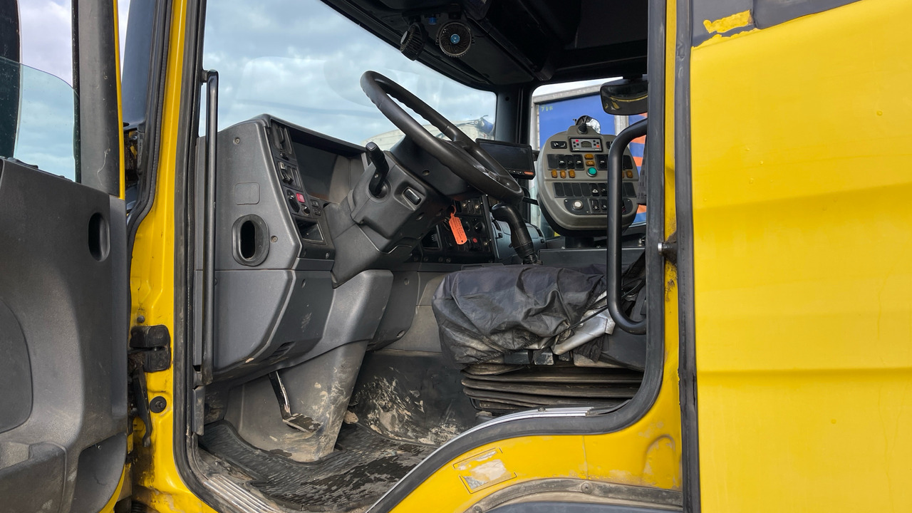 SCANIA p 230 - سياره كنس شوارع: صورة 5 SCANIA p 230 - سياره كنس شوارع: صورة 5