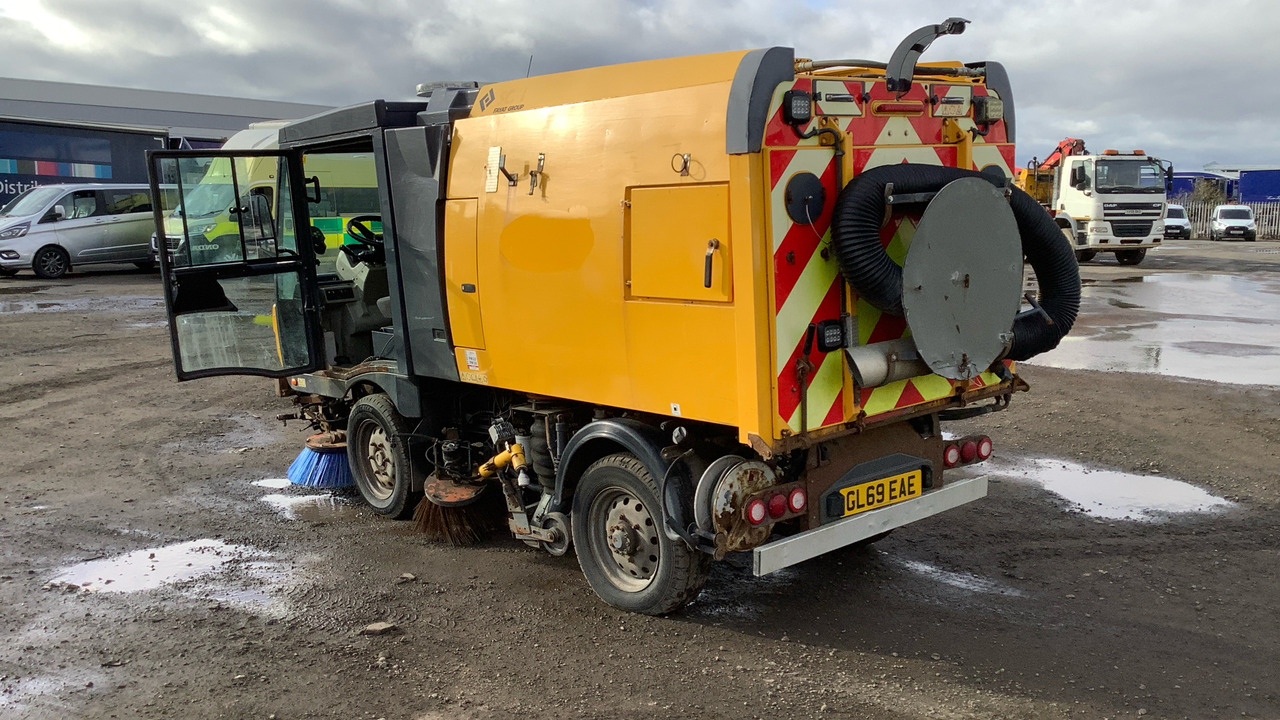 SCARAB MINOR M25H - سياره كنس شوارع: صورة 4 SCARAB MINOR M25H - سياره كنس شوارع: صورة 4