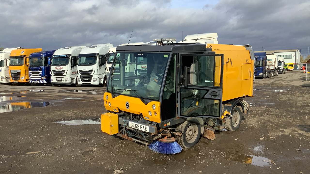 SCARAB MINOR M25H - سياره كنس شوارع: صورة 1 SCARAB MINOR M25H - سياره كنس شوارع: صورة 1