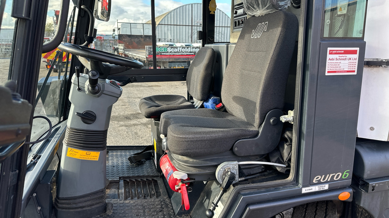 SCHMIDT SWINGO 200 - سياره كنس شوارع: صورة 5 SCHMIDT SWINGO 200 - سياره كنس شوارع: صورة 5