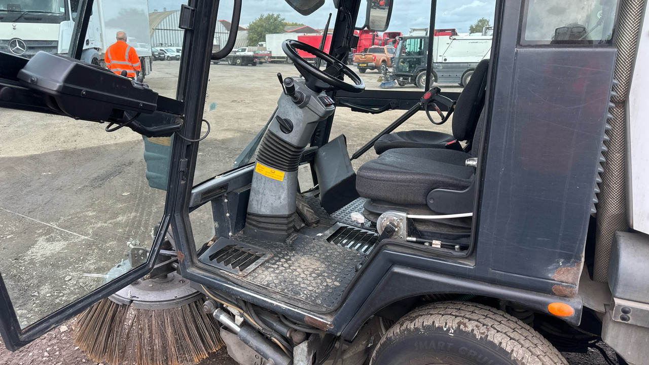 SCHMIDT SWINGO 200 - سياره كنس شوارع: صورة 5 SCHMIDT SWINGO 200 - سياره كنس شوارع: صورة 5