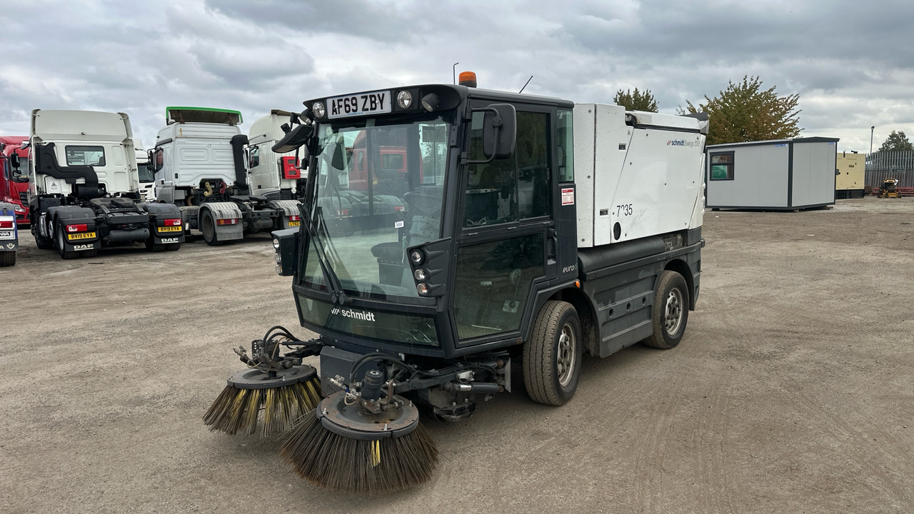 SCHMIDT SWINGO 200 - سياره كنس شوارع: صورة 3 SCHMIDT SWINGO 200 - سياره كنس شوارع: صورة 3