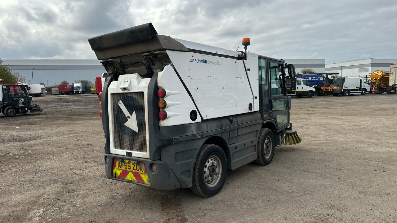 SCHMIDT SWINGO 200 - سياره كنس شوارع: صورة 4 SCHMIDT SWINGO 200 - سياره كنس شوارع: صورة 4