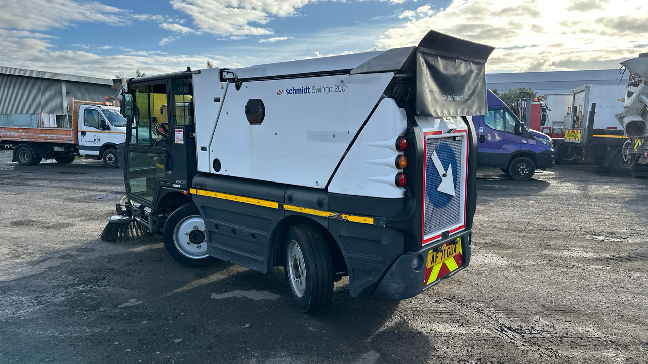 SCHMIDT SWINGO 200 - سياره كنس شوارع: صورة 3 SCHMIDT SWINGO 200 - سياره كنس شوارع: صورة 3